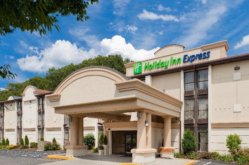 Holiday Inn Express Southington, An Ihg Hotel Bagian luar foto